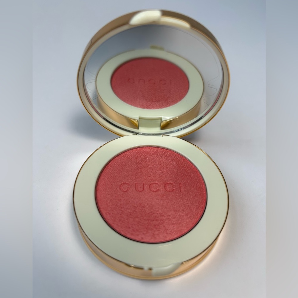 NWT🌷GUCCI Luminous Matte Powder Blush in “Fresh Coral” (New Color) - Picture 3 of 5